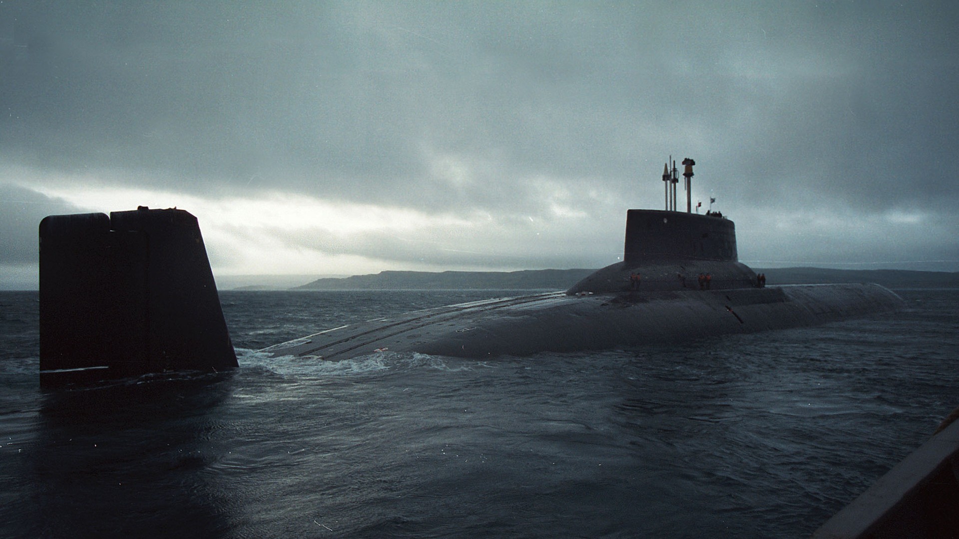 Nuclear submarines & Neutrinos