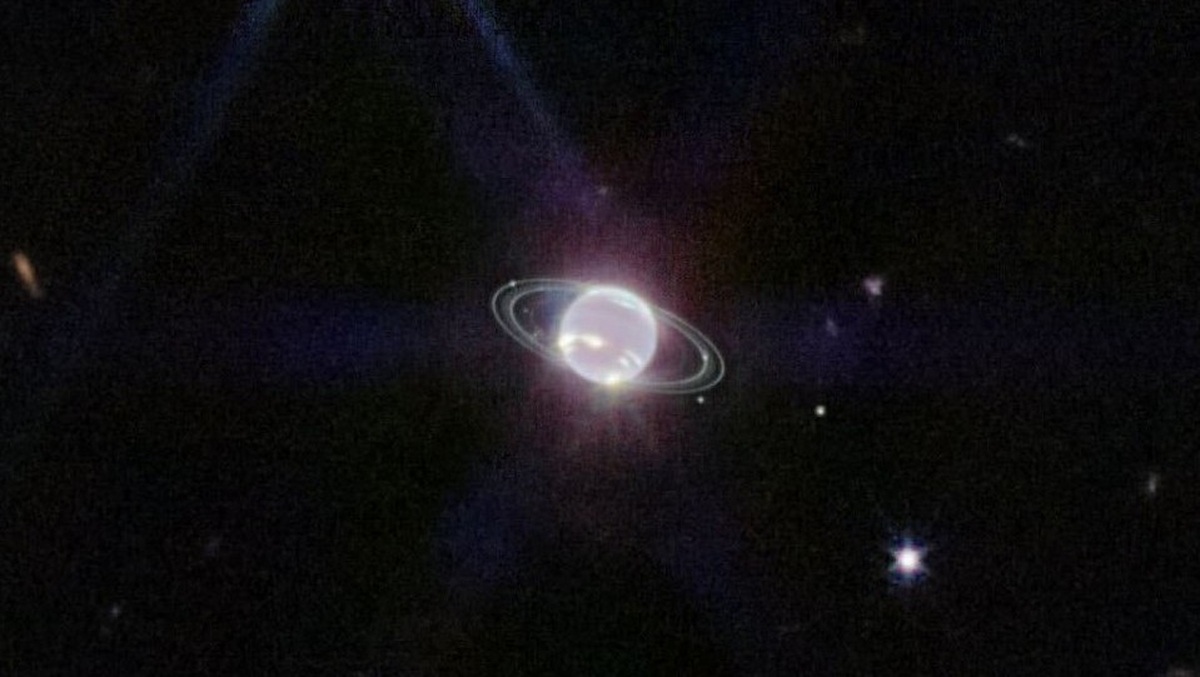 The first unobstructed view of Neptune's rings in over 30 years